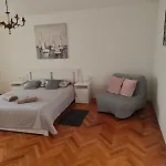 Kuca Za Odmor Klostar * Jadranovo