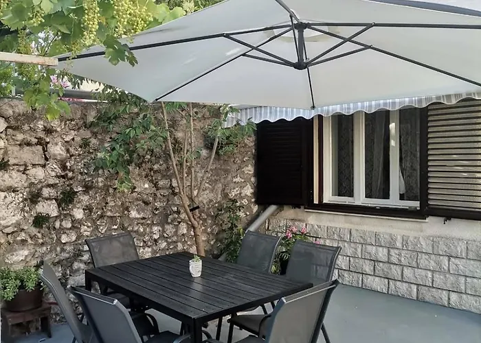 Kuca Za Odmor Klostar Nyaraló Jadranovo