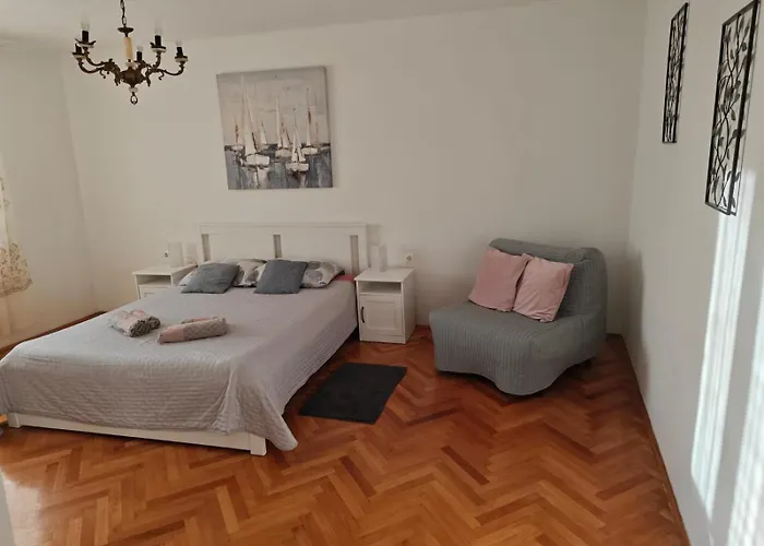 Kuca Za Odmor Klostar * Jadranovo