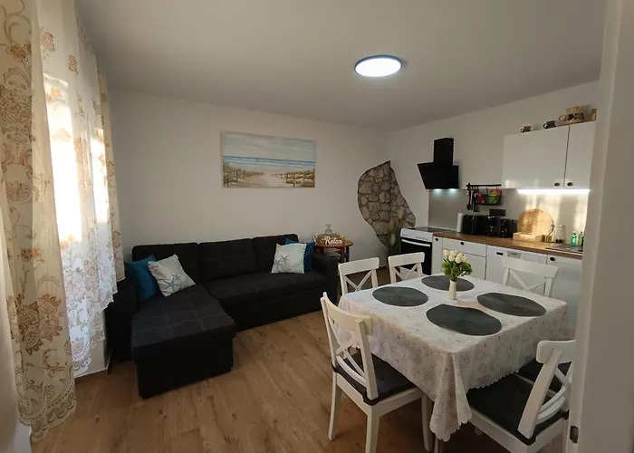 Holiday home Kuca Za Odmor Klostar Jadranovo